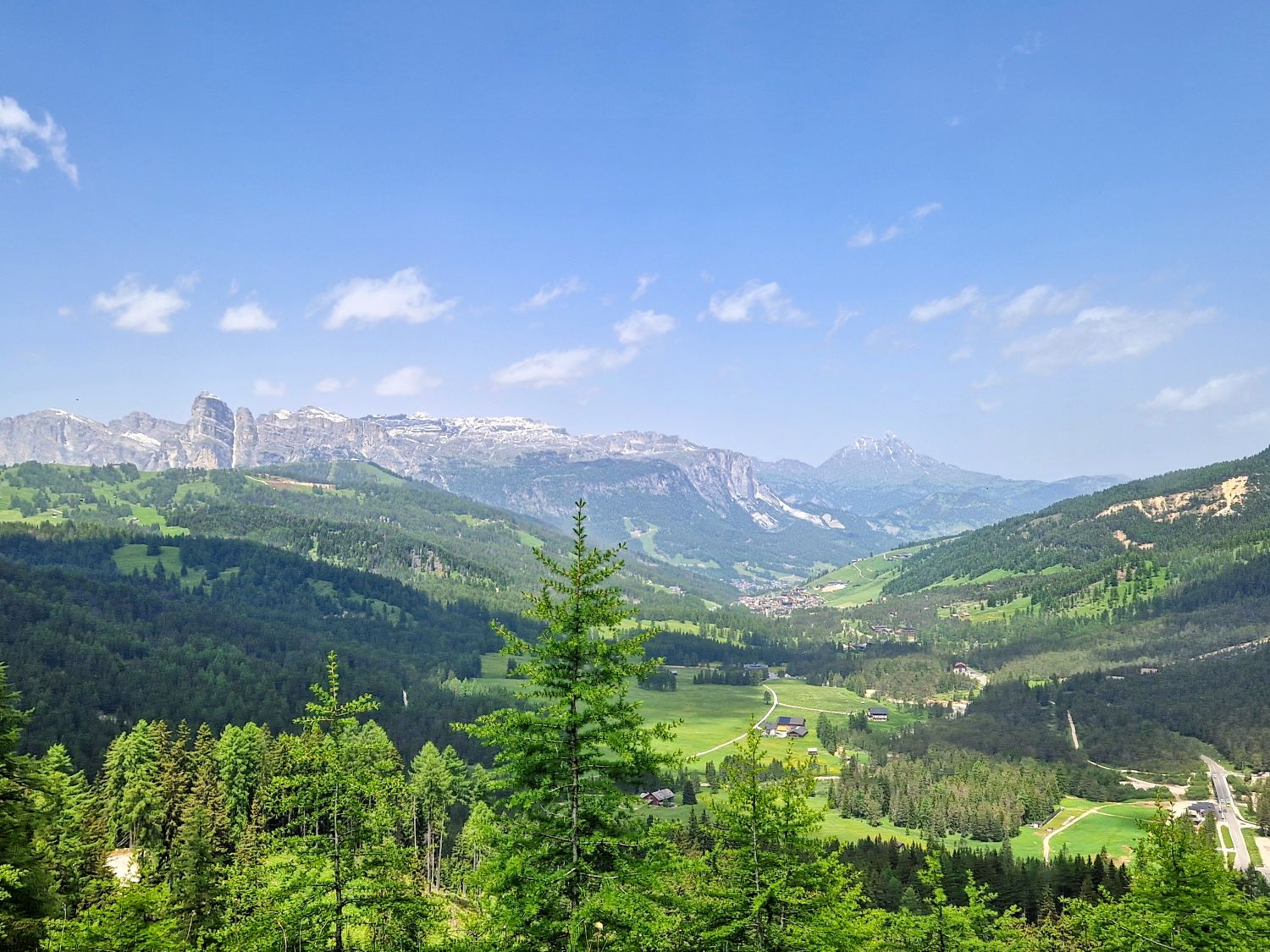 Vista das Dolomitas ao amanhecer