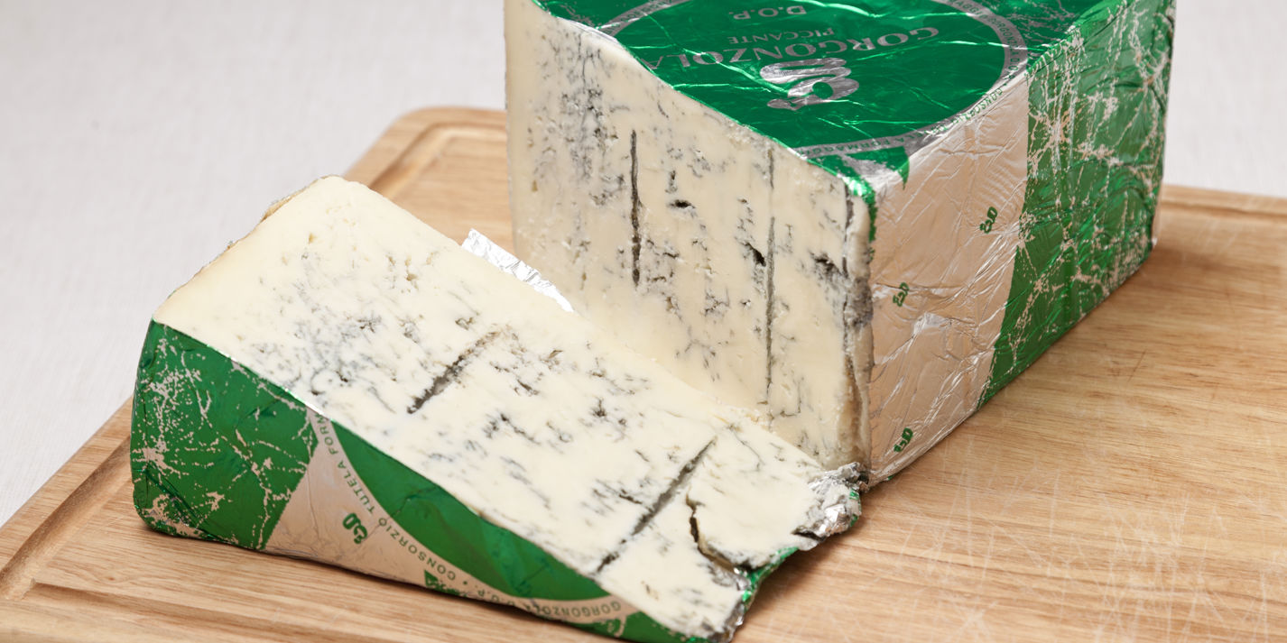 Queijo gorgonzola em uma taberna lombarda